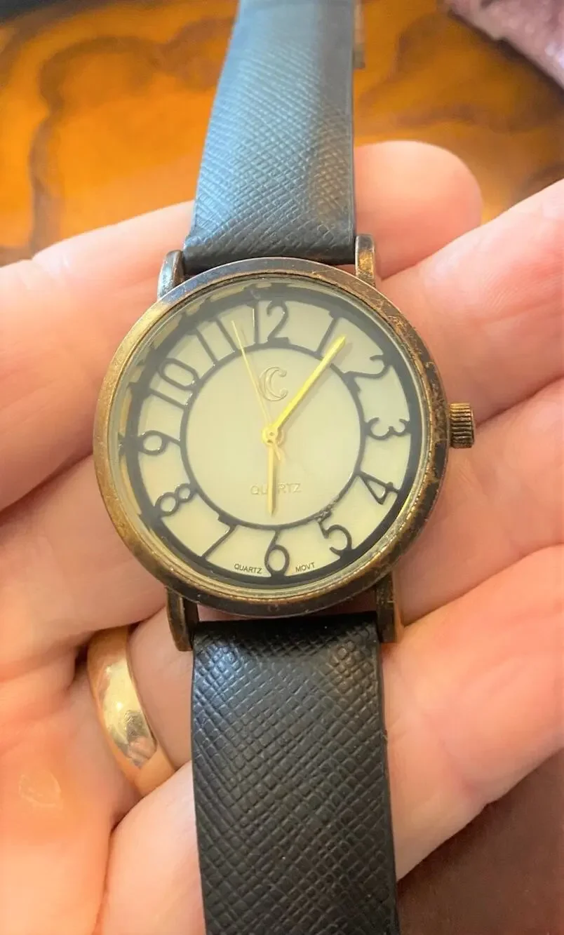 Unisex 35mm Bras Tone Charming Charlie Watch, Black Band Large Numbers